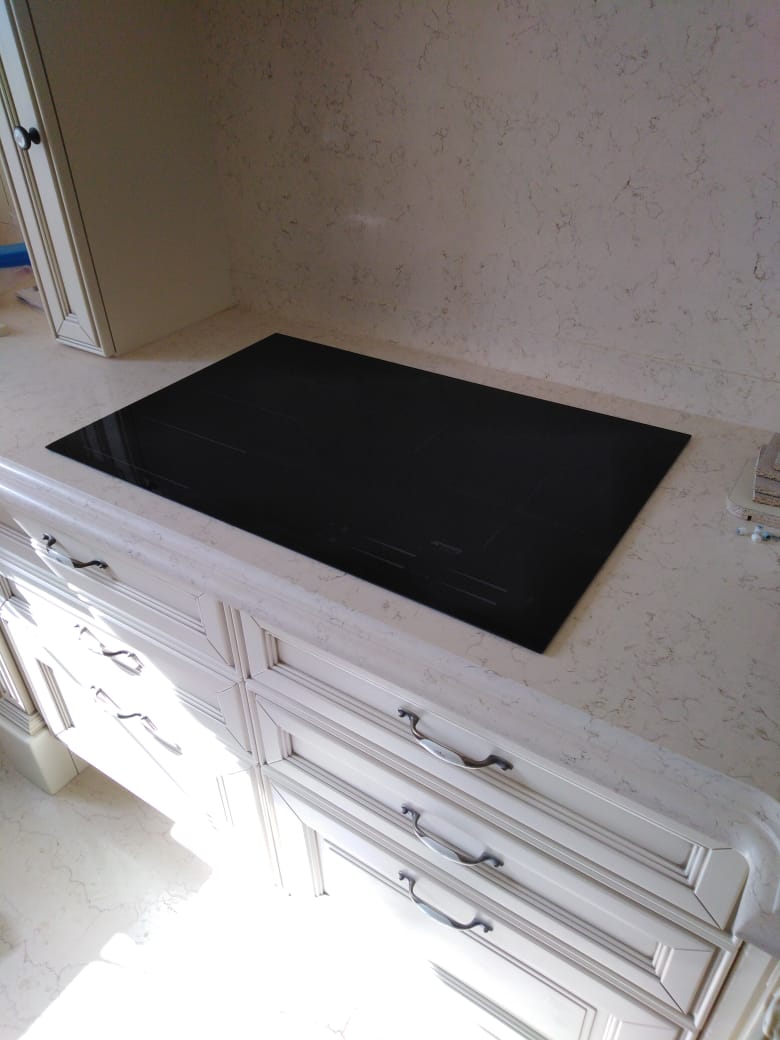 Установка электрической плиты, варочной поверхности, духового шкафа