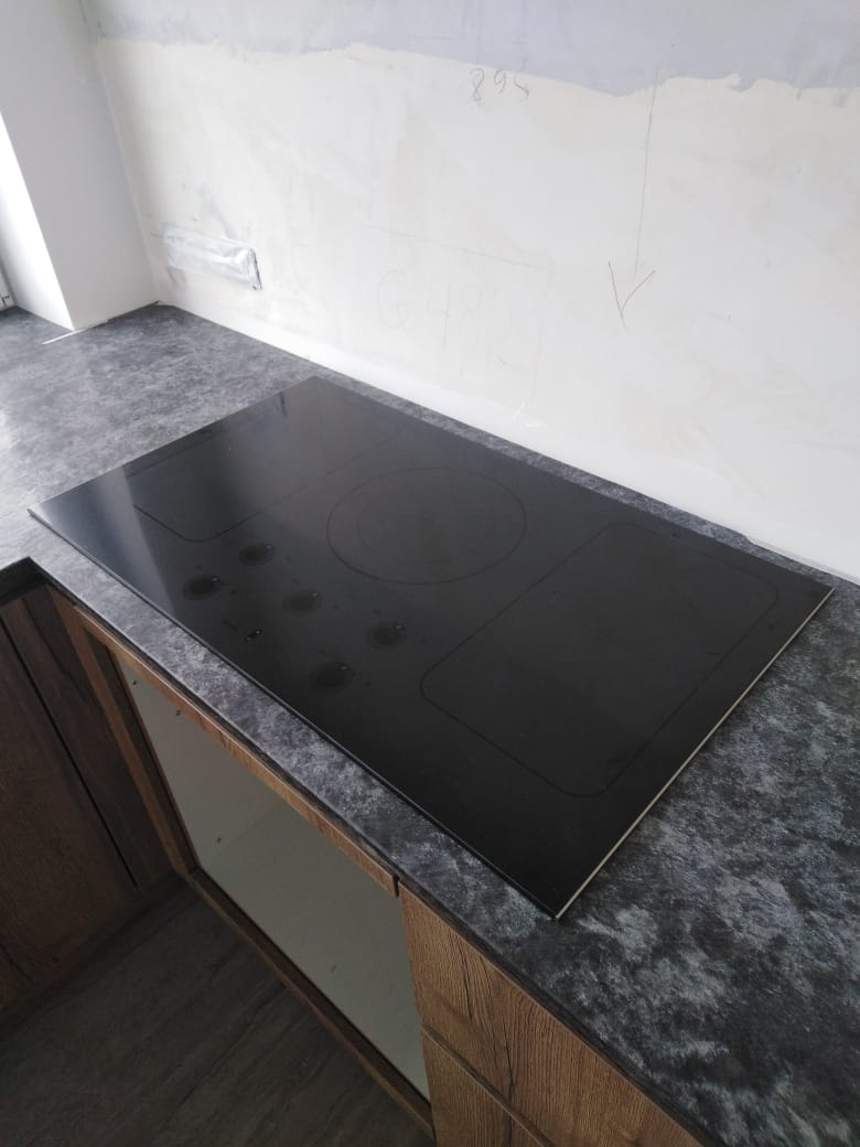 Установка электрической плиты, варочной поверхности, духового шкафа